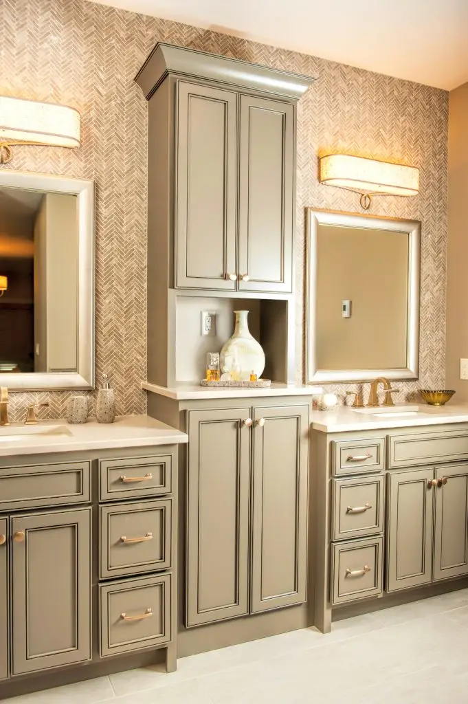 Vertical Master Bath Photo scaled